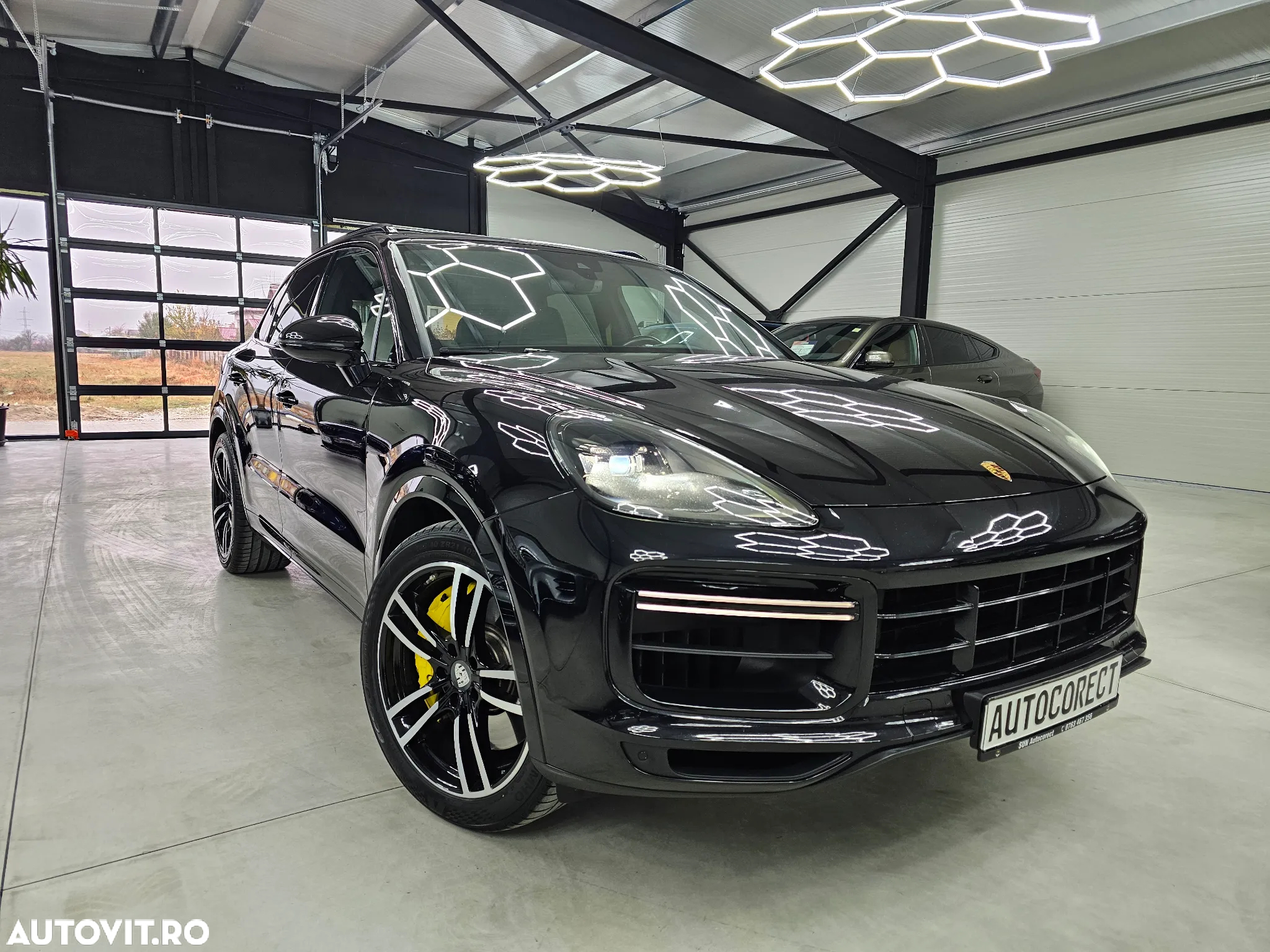 Porsche Cayenne Turbo - 2