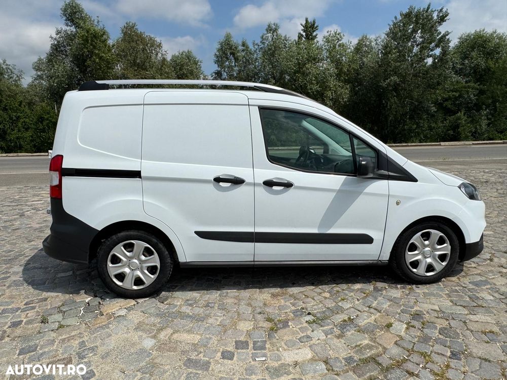 Ford Courier - 17