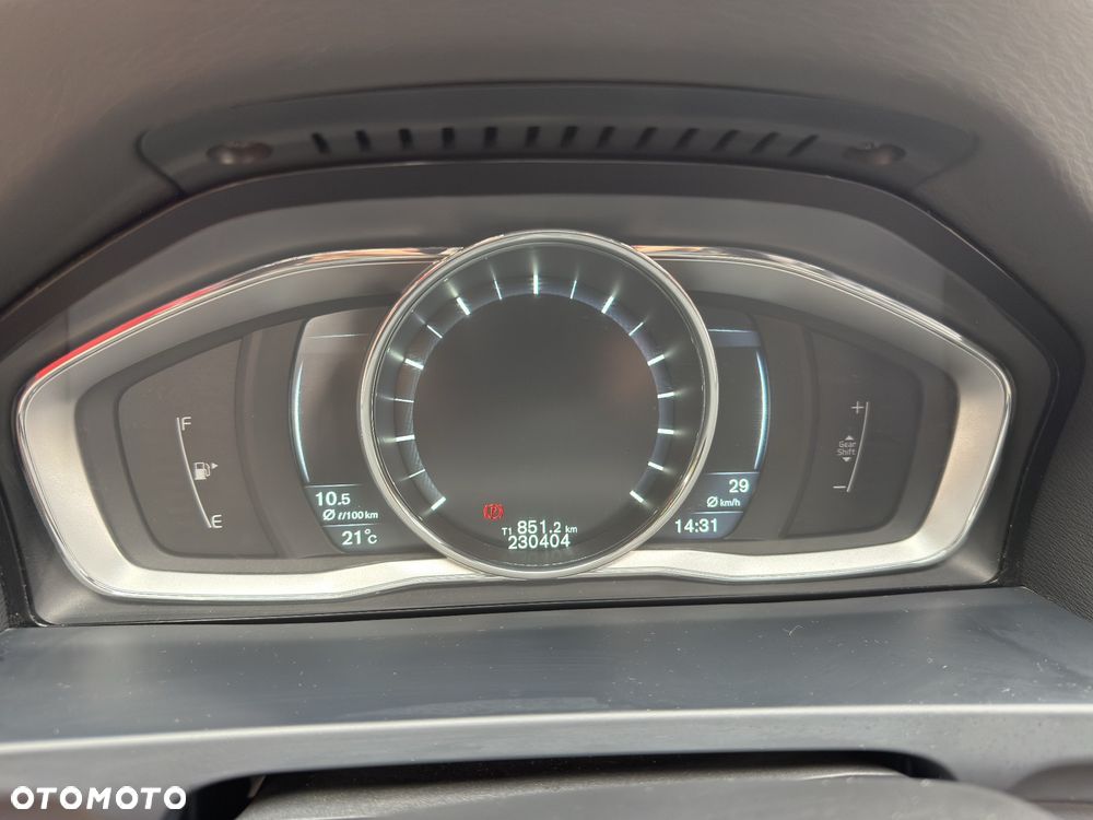 Volvo V60 T4 R-Design Summum - 5