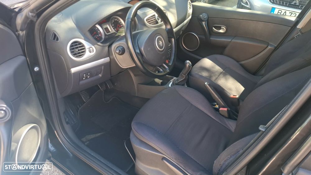 Renault Clio Sport Tourer - 9