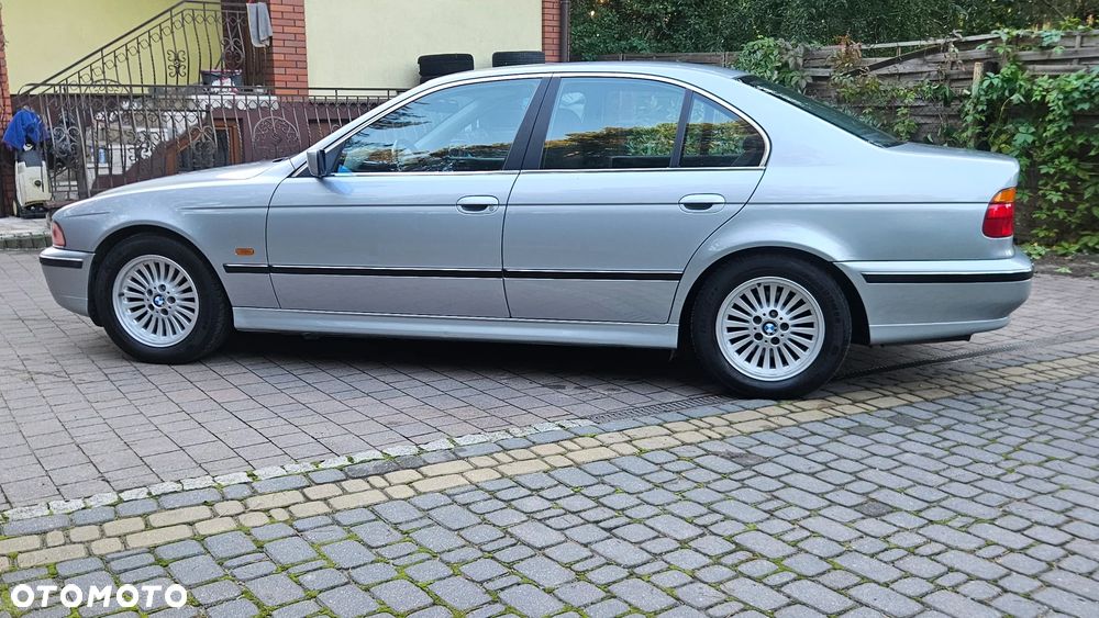 BMW Seria 5 - 38