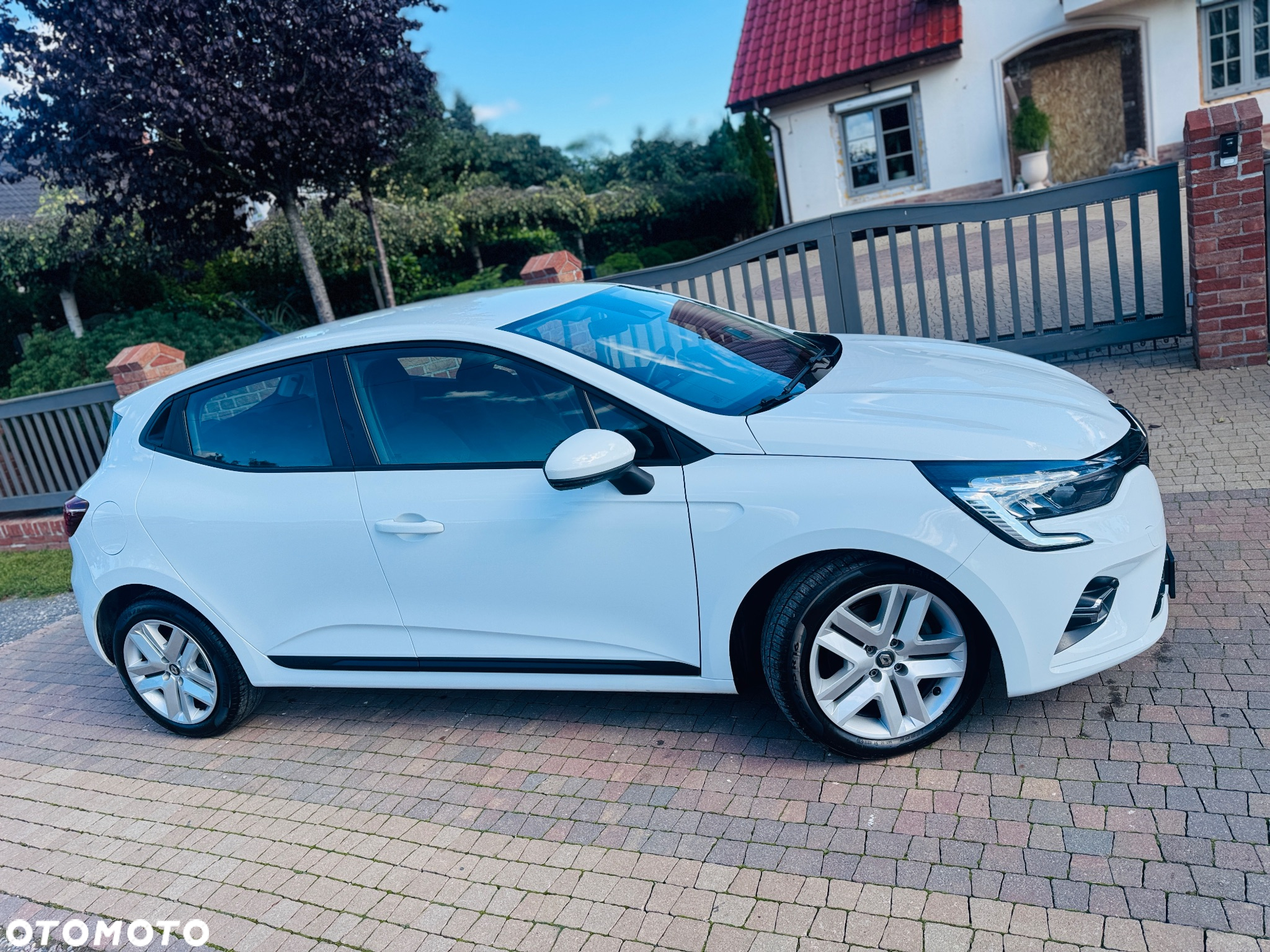 Renault Clio BLUE dCi 100 BUSINESS EDITION - 25