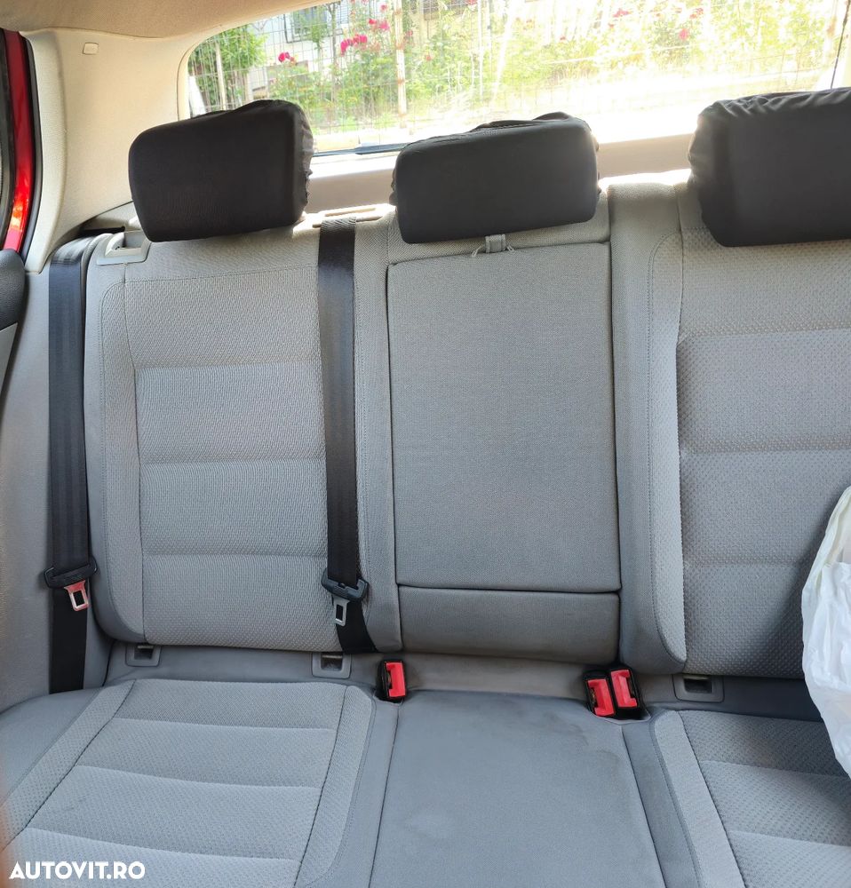 Volkswagen Golf - 6