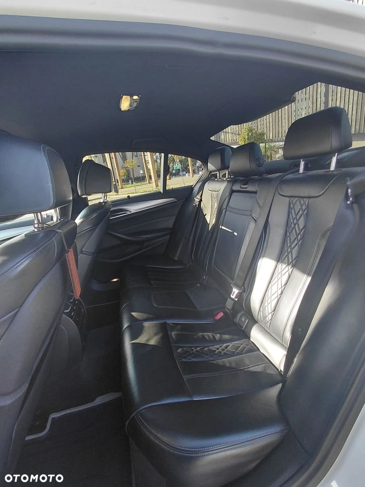 BMW Seria 5 520d M Sport Edition - 9