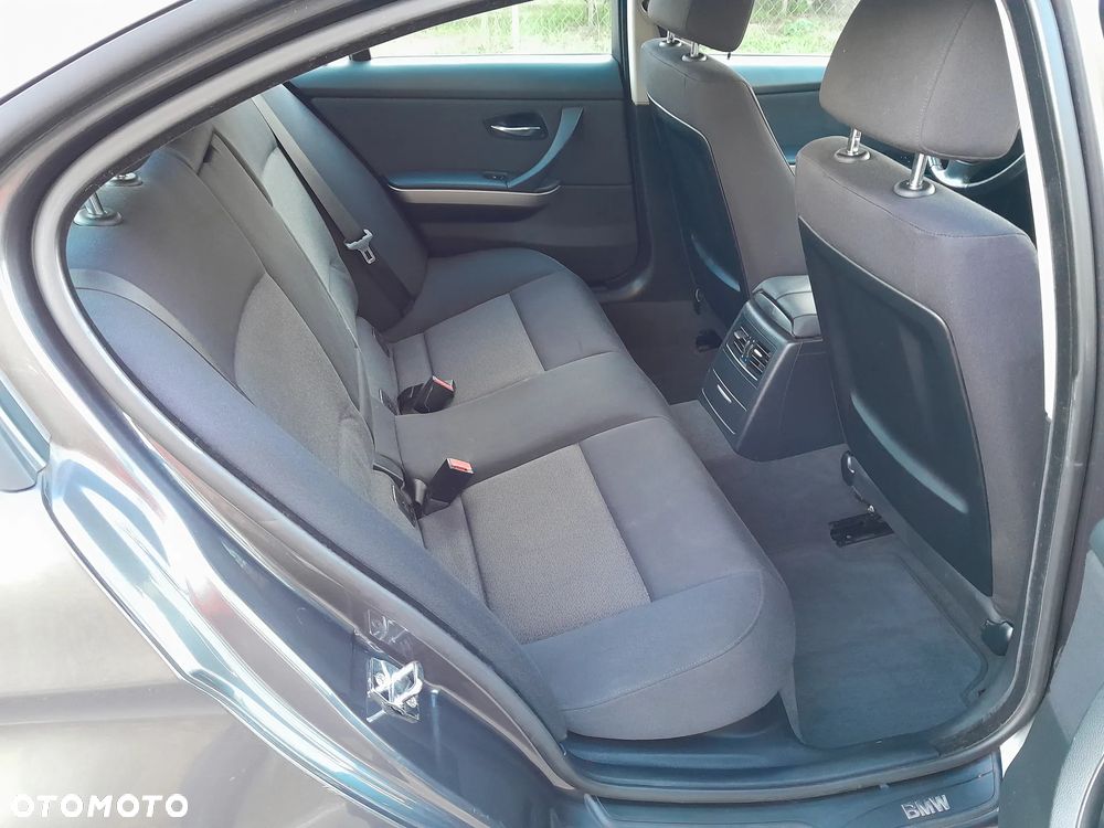 BMW Seria 3 318i - 7