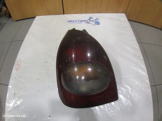 Farol Tras Stop3287 HYUNDAI LANTRA 1999 1.9D 70CV 5P CINZA ESQ - 1