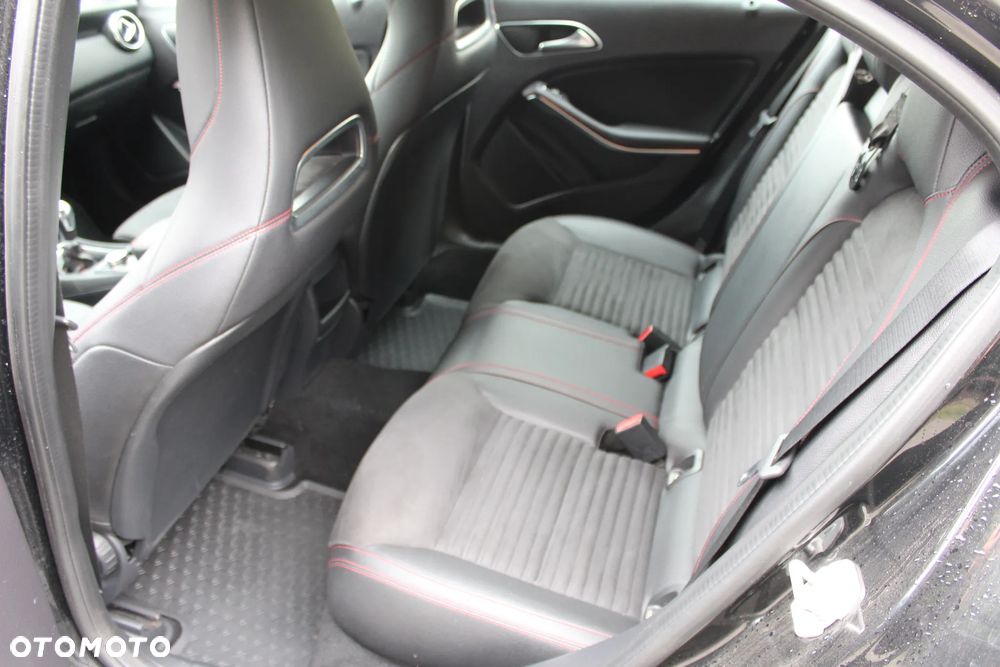 Mercedes-Benz Klasa A 180 CDI AMG Line - 19