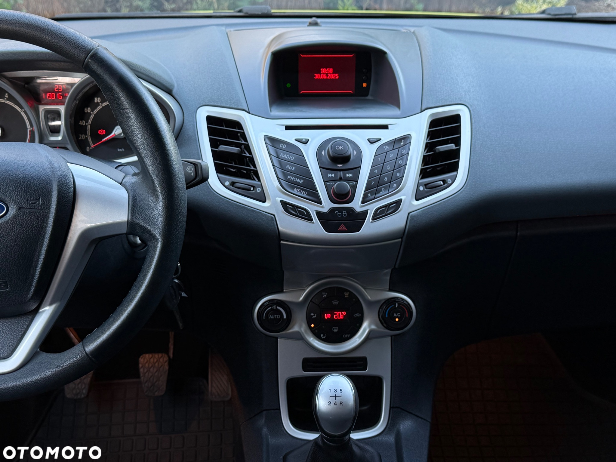 Ford Fiesta 1.4 Titanium - 19