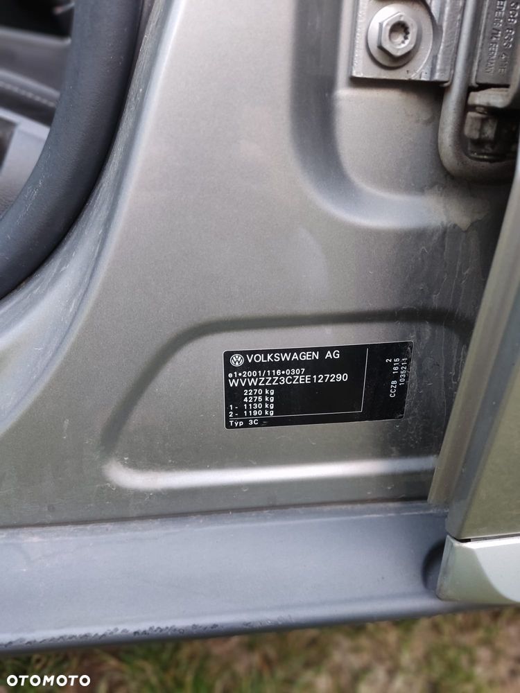 Volkswagen Passat - 16