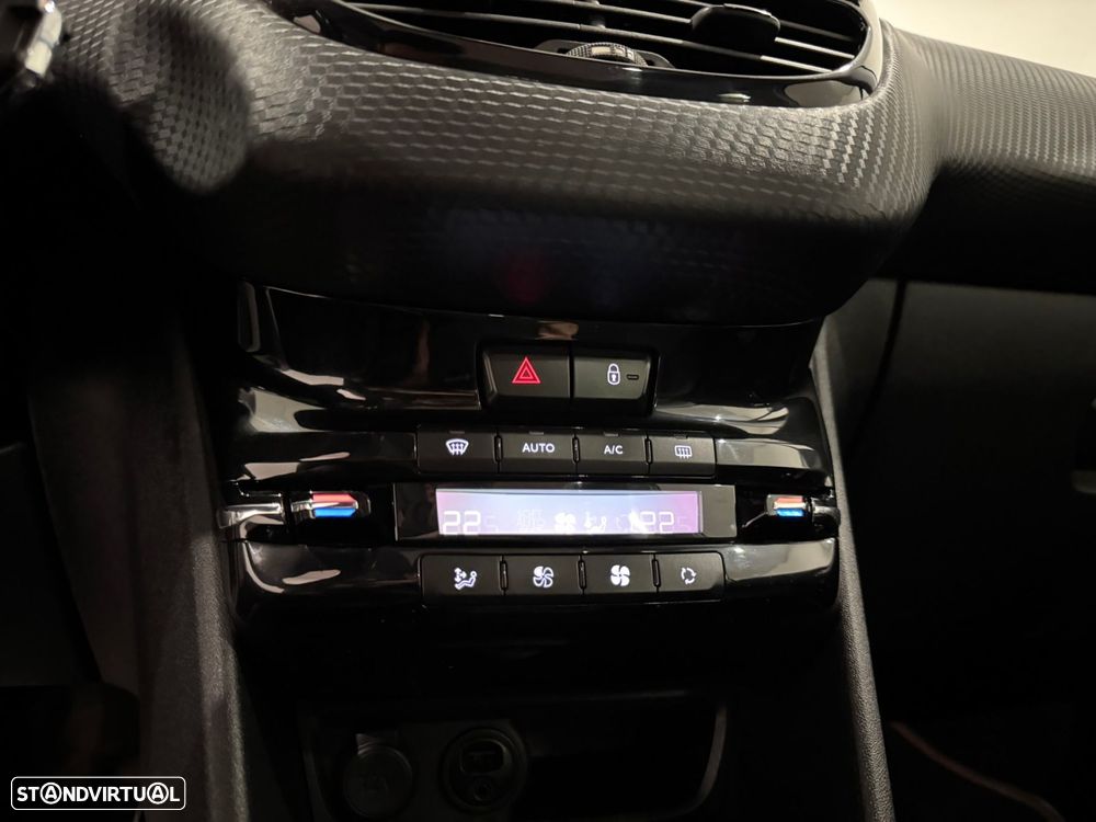 Peugeot 2008 1.6 BlueHDi GT Line - 38