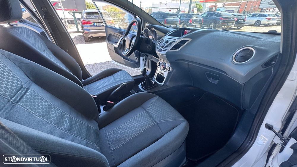 Ford Fiesta 1.4 TDCI Titanium - 30