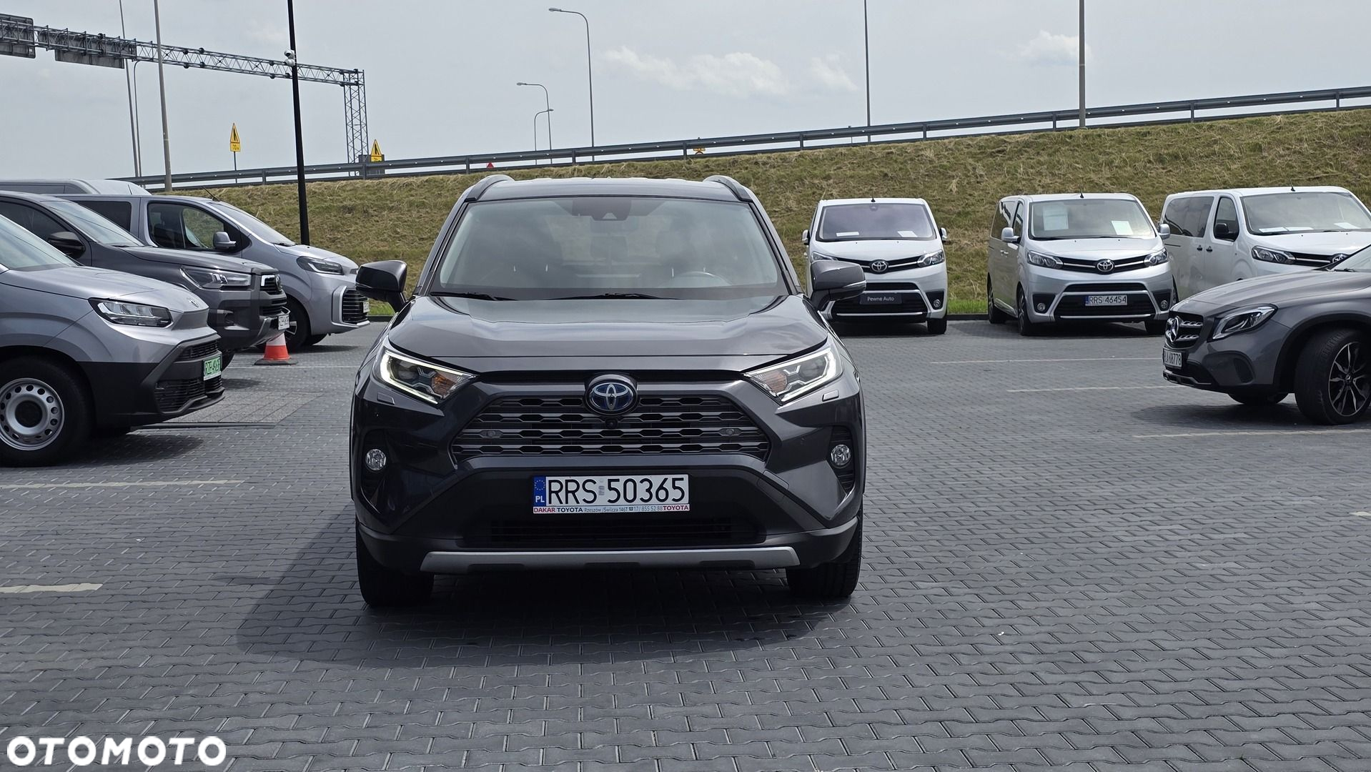 Toyota RAV4 - 9