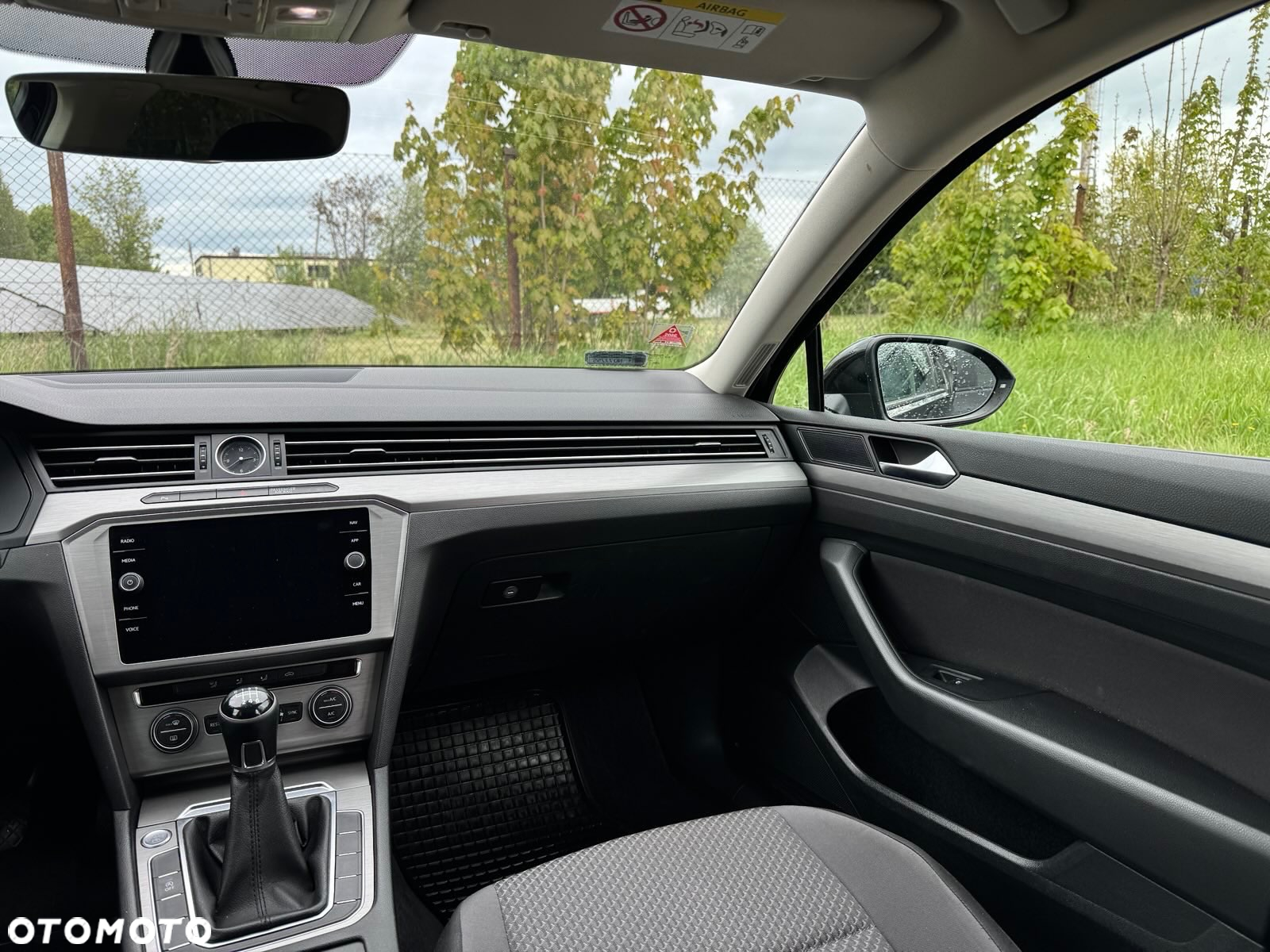 Volkswagen Passat 2.0 TDI SCR Comfortline - 18