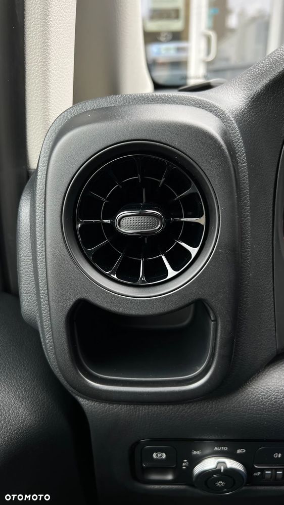 Mercedes-Benz Vito - 34