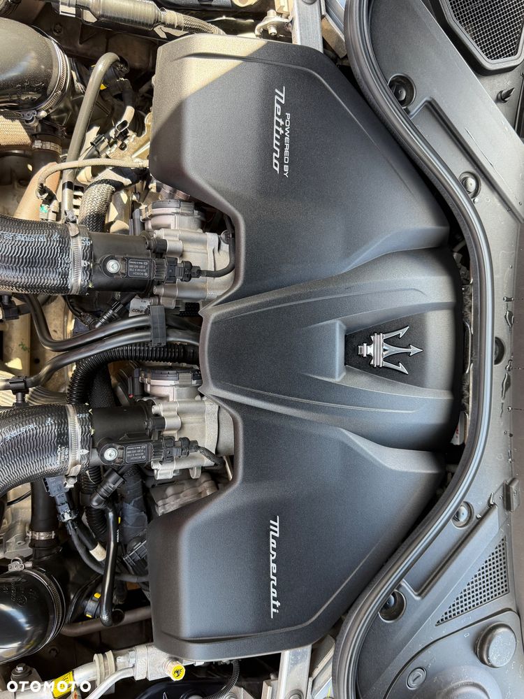 Maserati GranTurismo - 11