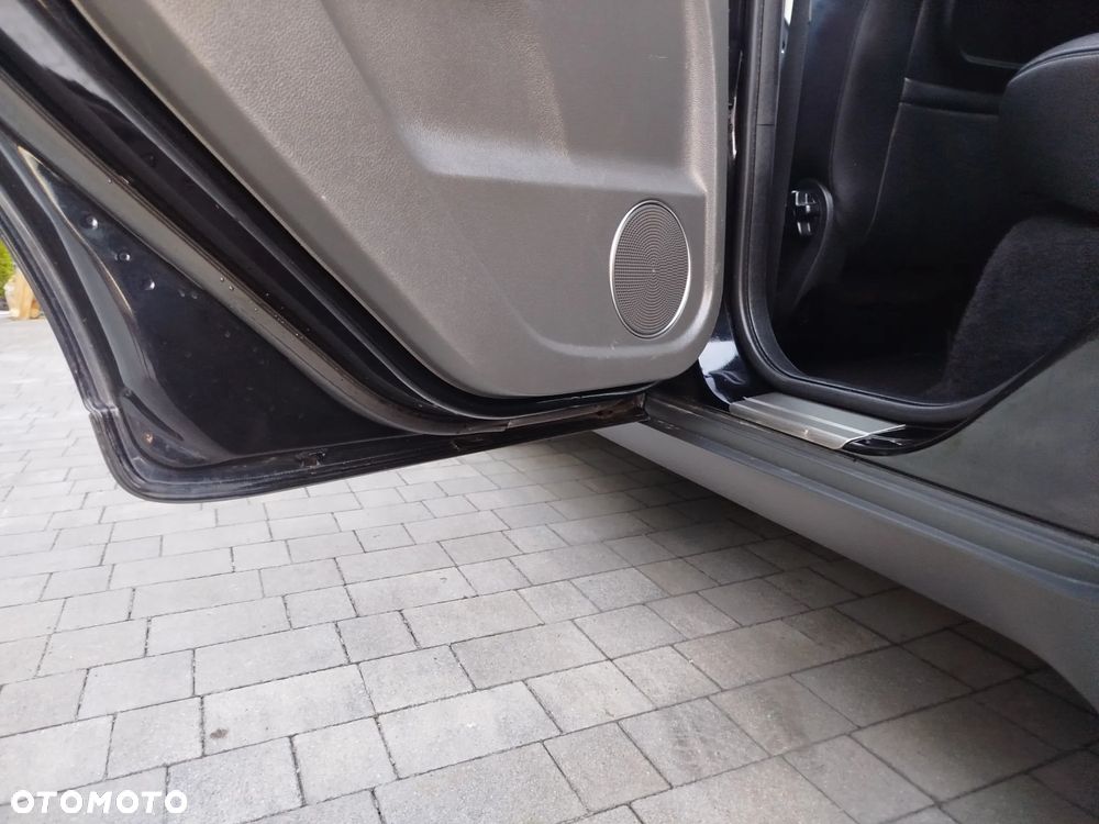 Ford Kuga 2.0 TDCi 4x4 Titanium - 25