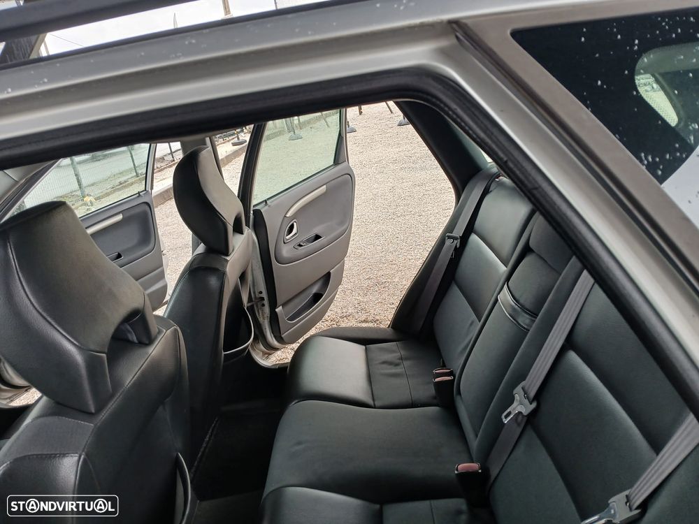 Volvo V40 1.6 Base - 6