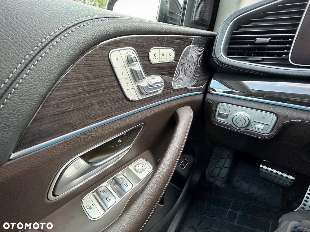 Mercedes-Benz GLS - 26