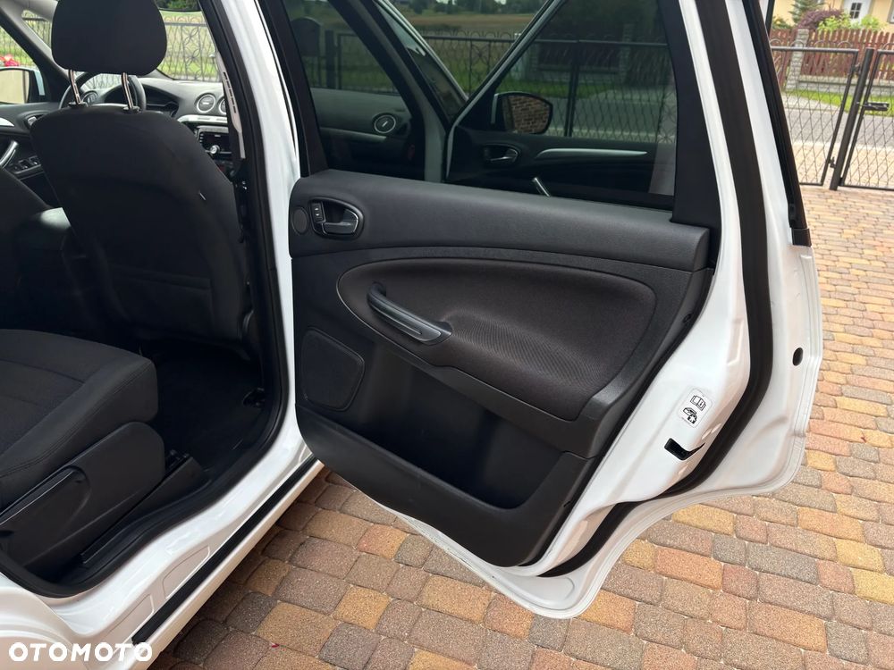 Ford S-Max 2.0 TDCi DPF Business Edition - 25