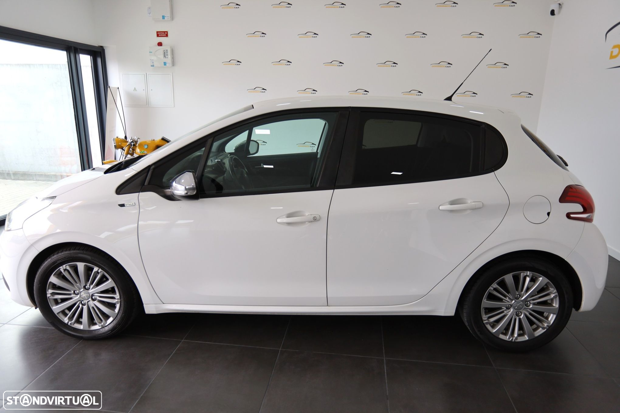 Peugeot 208 1.6 BlueHDi Style - 3