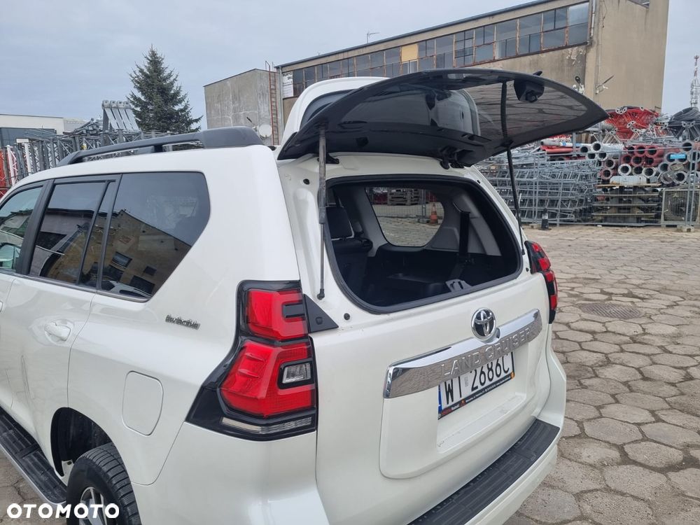 Toyota Land Cruiser - 2