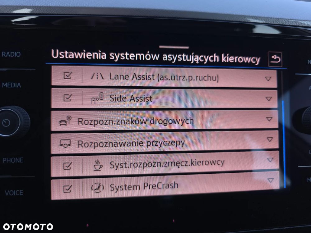 Volkswagen Passat - 31