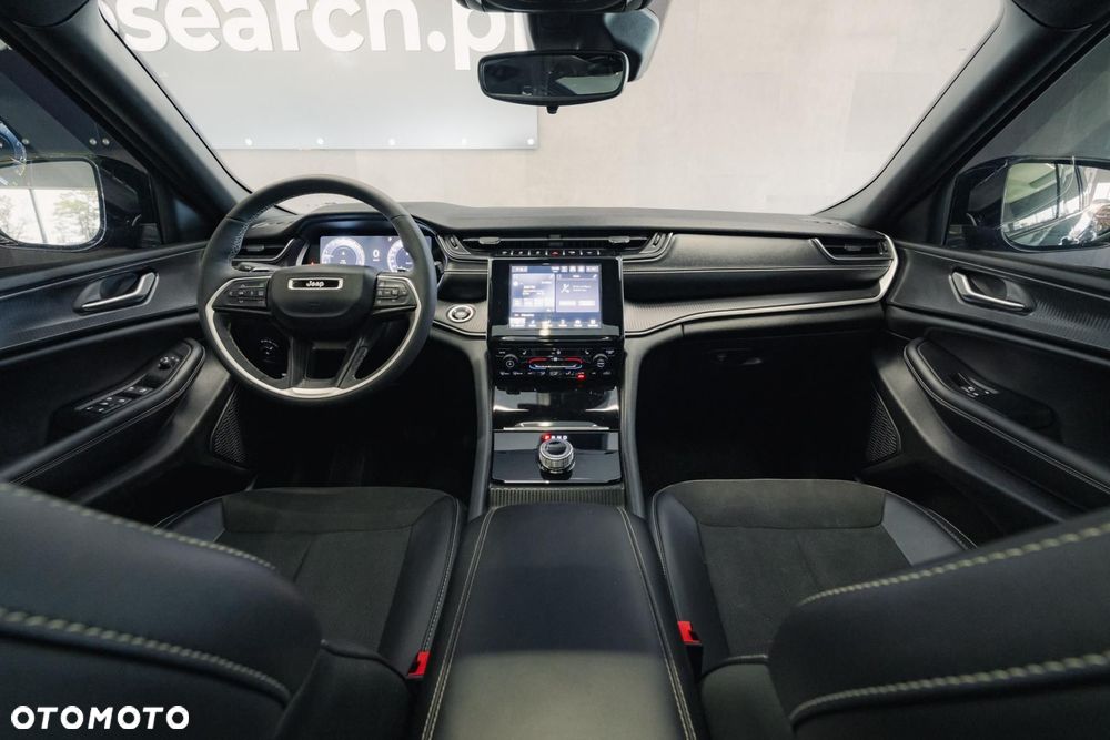 Jeep Grand Cherokee - 11