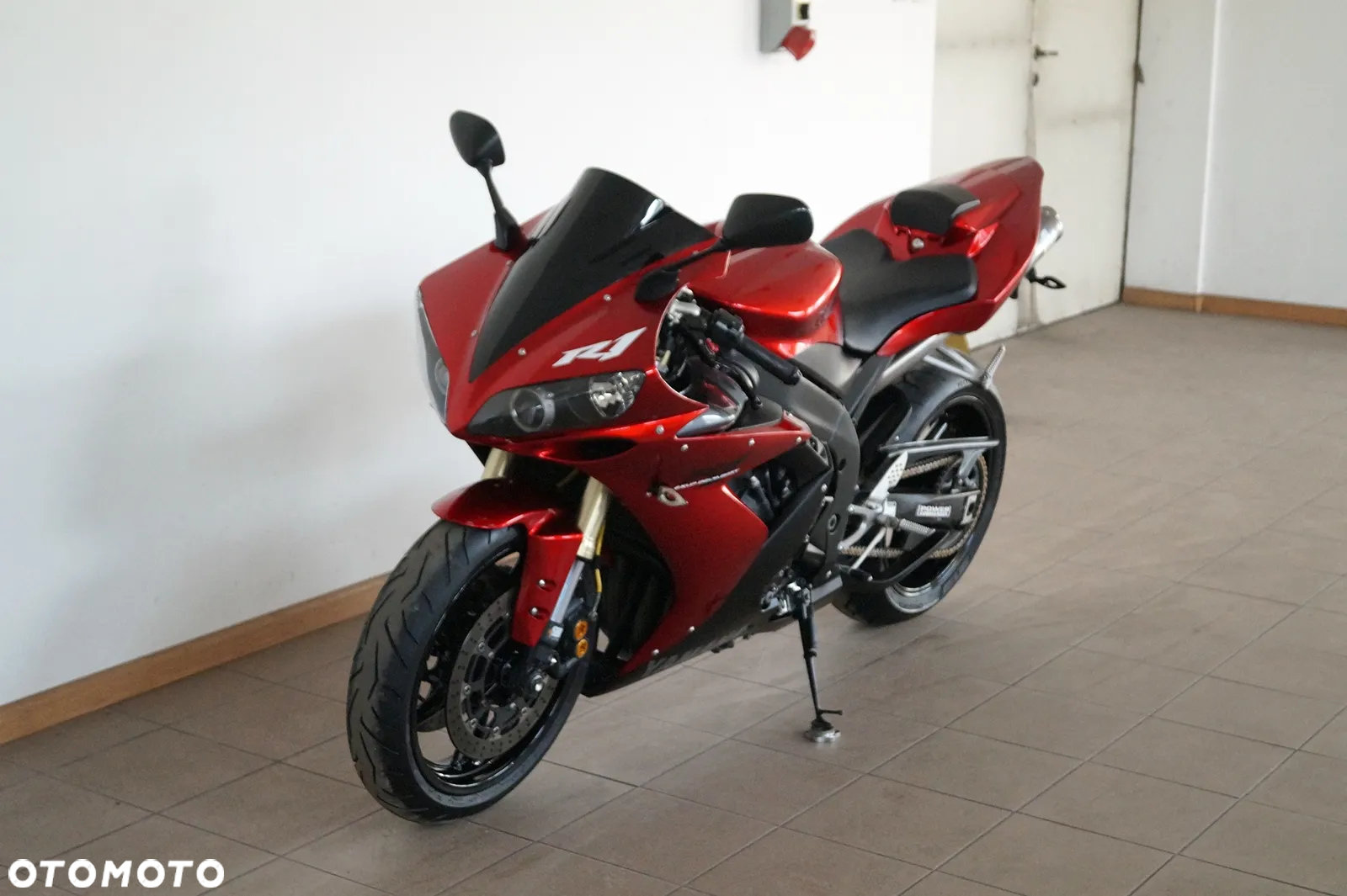 Yamaha R1 - 4