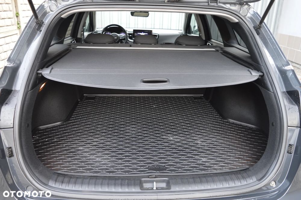 Kia Ceed 1.5 T-GDI Business Line Plus DCT - 35