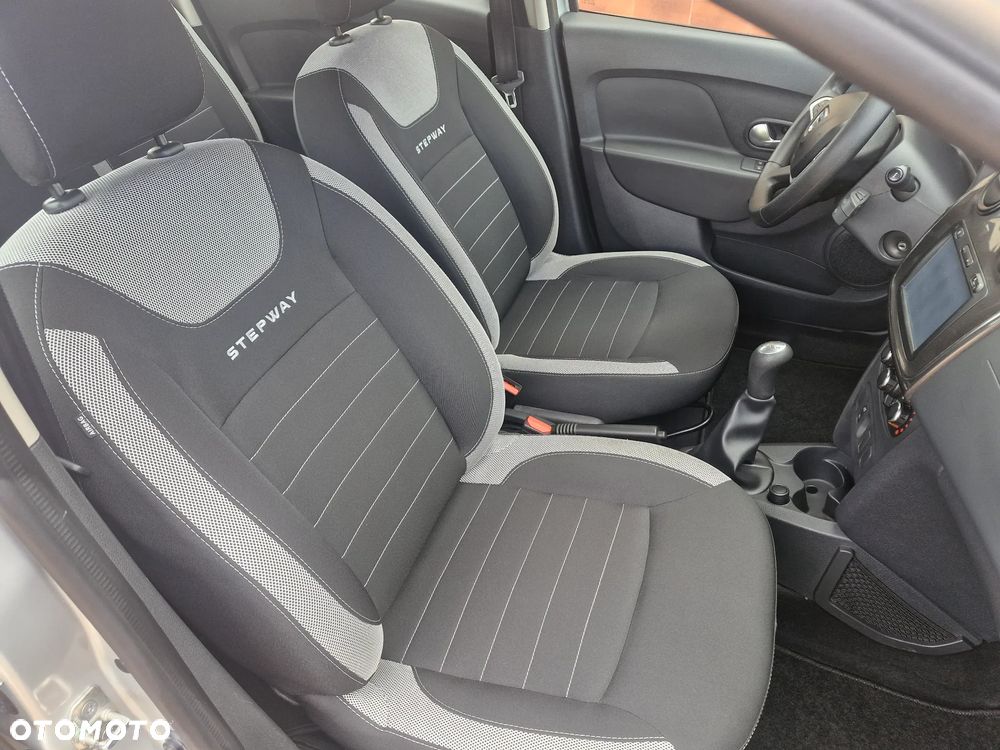 Dacia Sandero Stepway TCe 90 (S&S) Celebration - 16