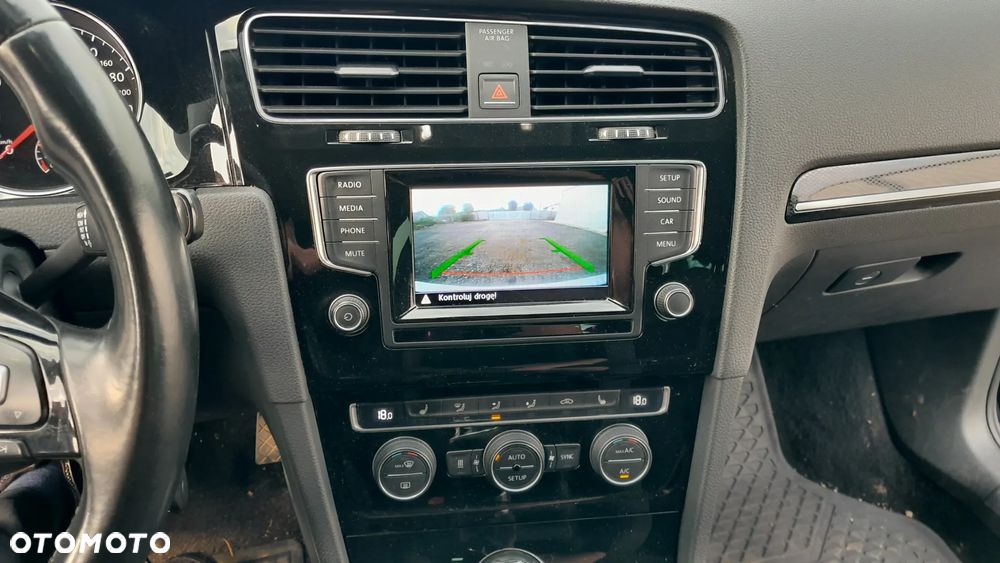Volkswagen Golf - 11