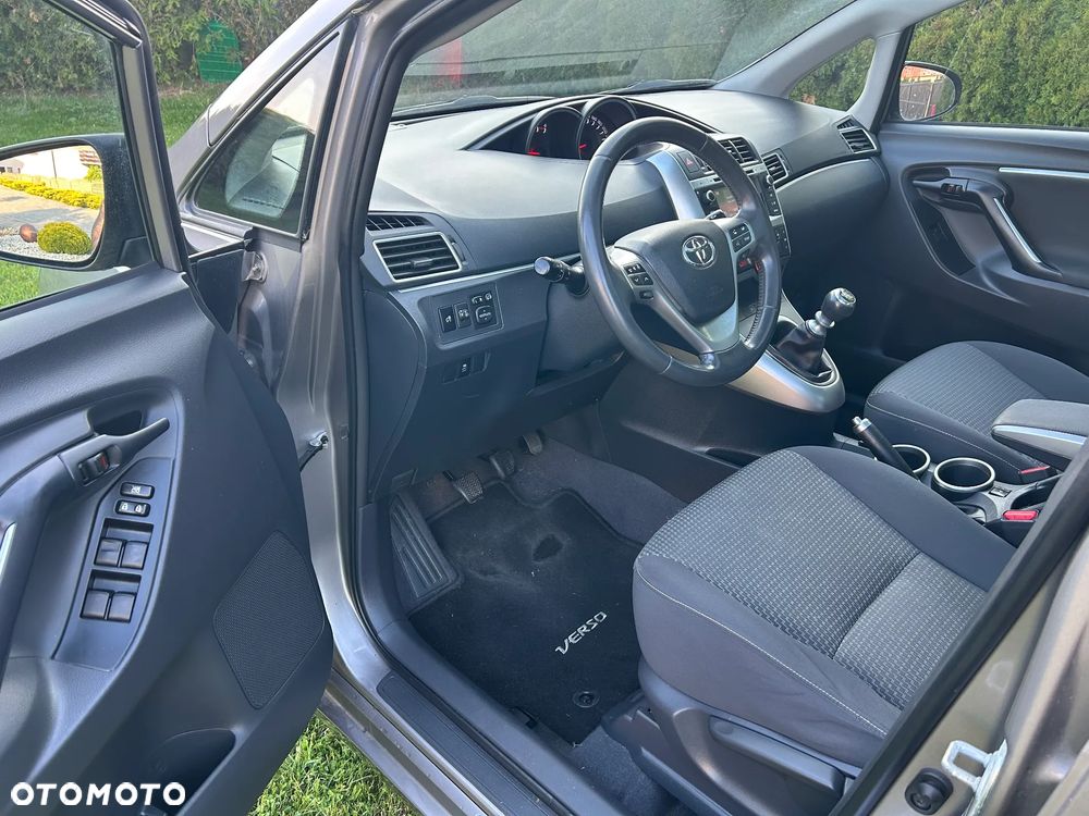 Toyota Verso 1.6 D-4D Active EU6 - 8