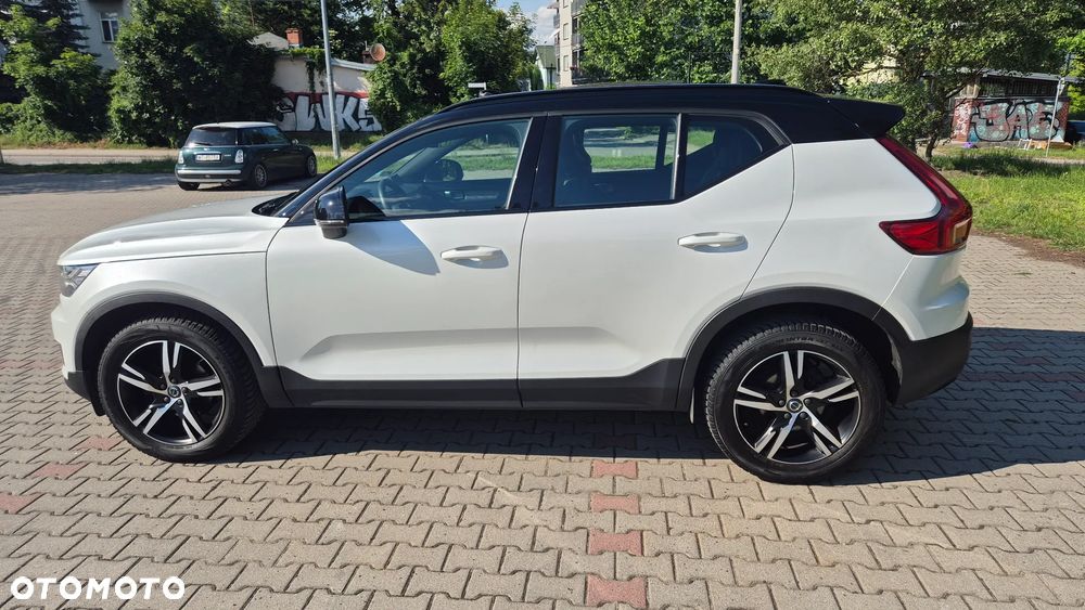 Volvo XC 40 T3 R-Design - 4