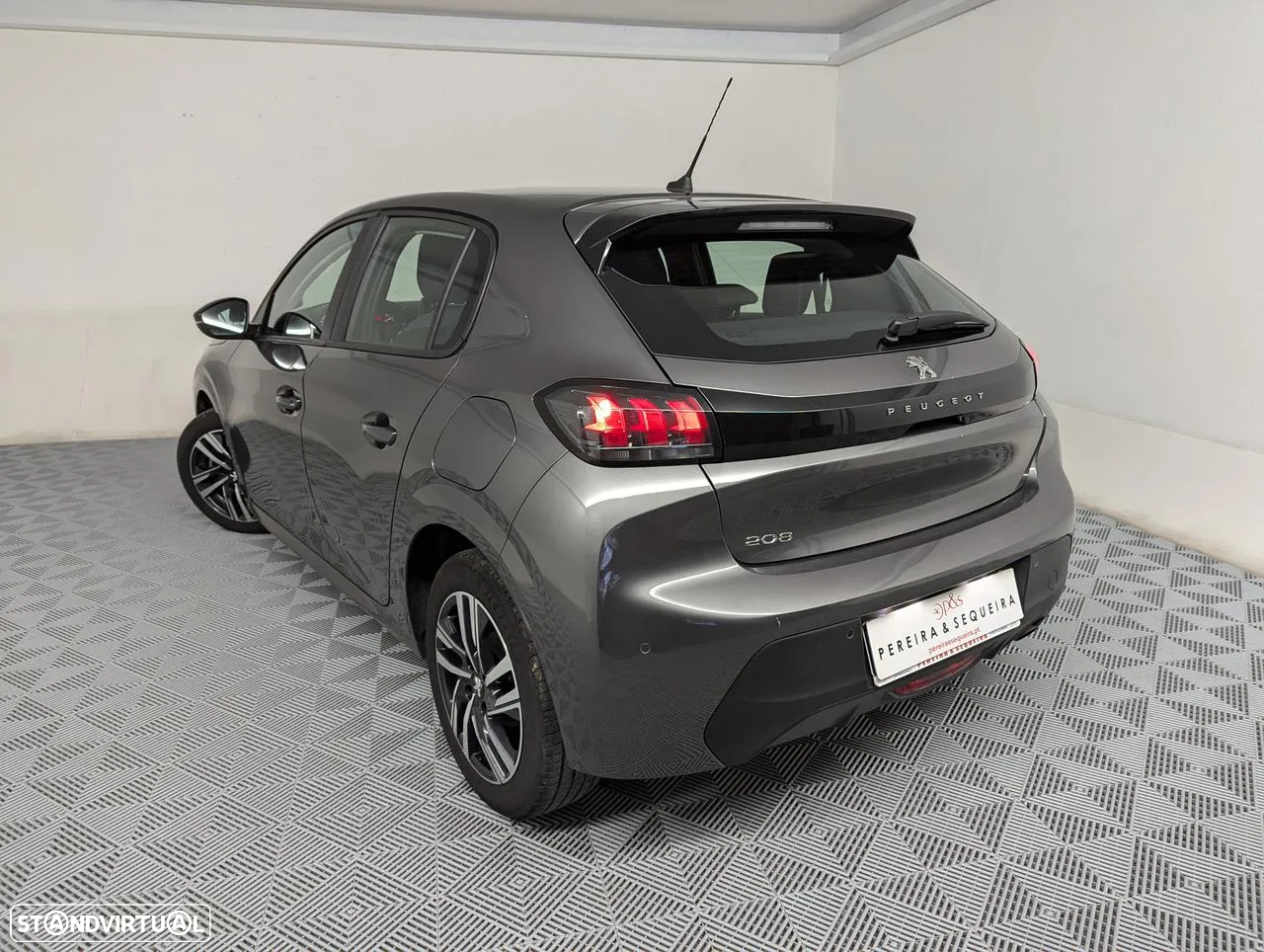 Peugeot 208 1.2 PureTech Active Pack - 9