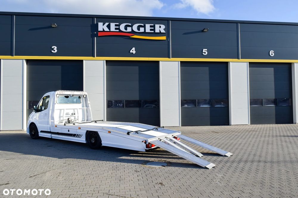 Mercedes-Benz Sprinter 319 - 12
