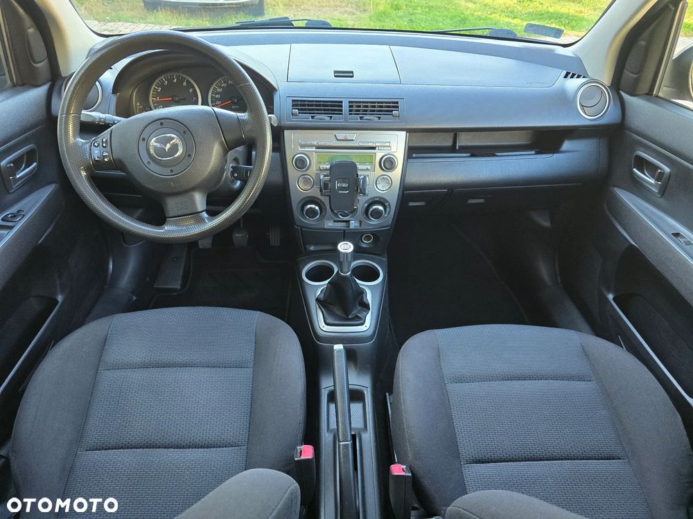 Mazda 2 2006 photo 4