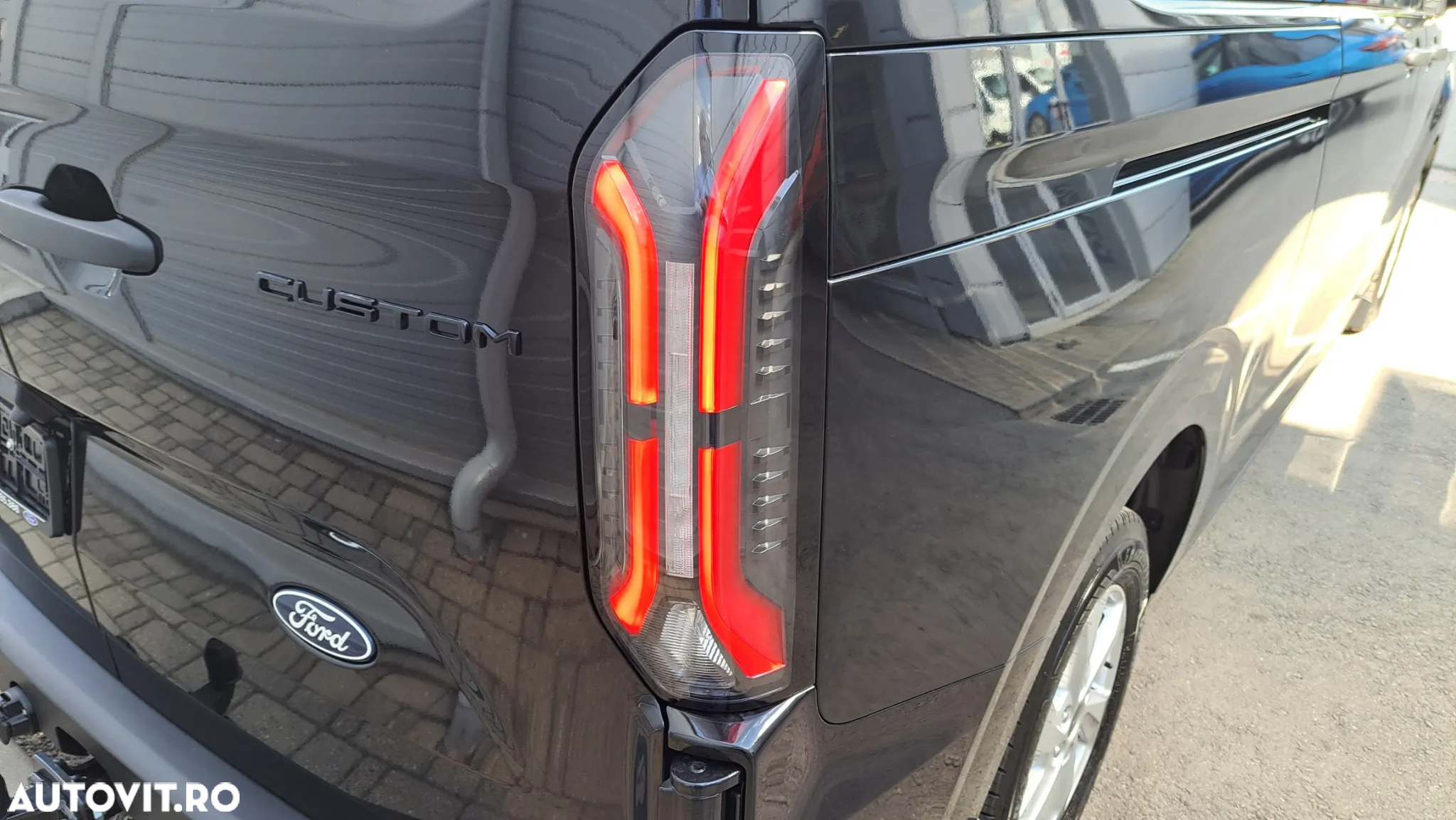 Ford Transit Custom 320 L2H1 PKW VA Autm. Trend - 12