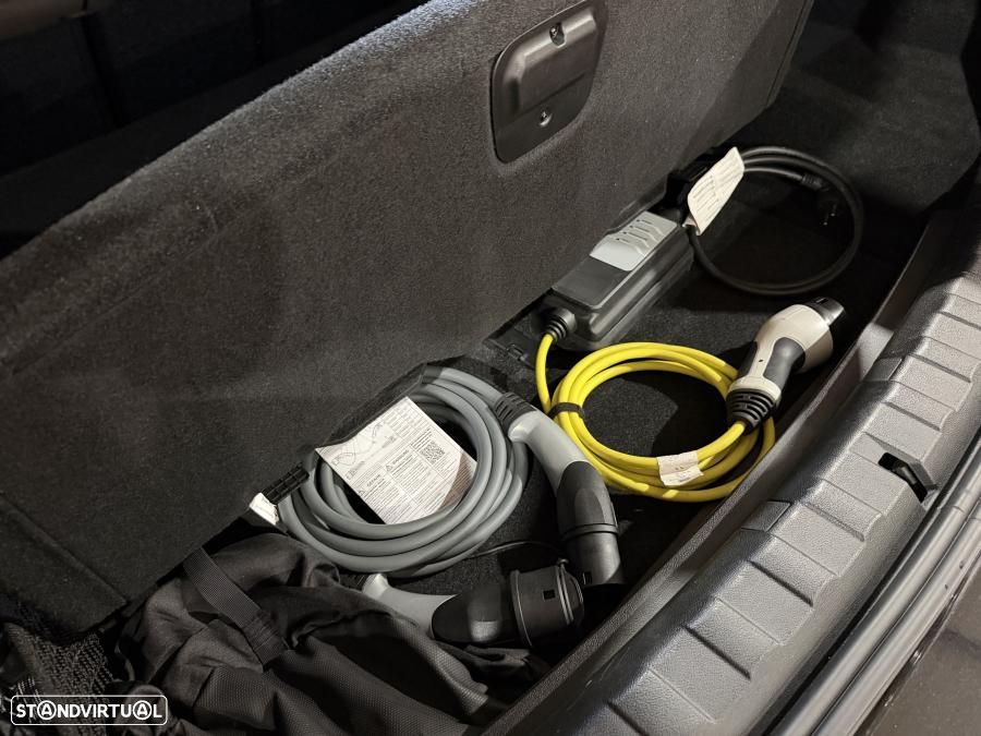 BMW 330 e Pack Desportivo M Auto - 32