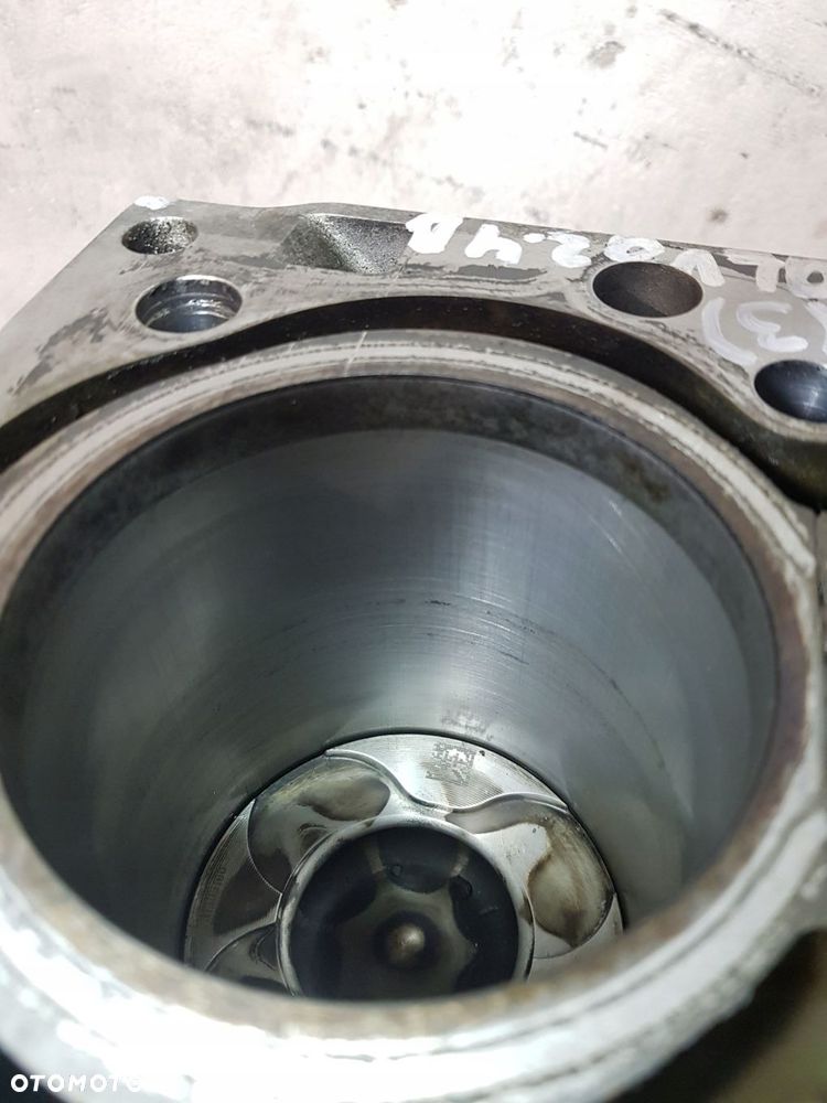 dół silnika volvo v70 xc60 xc70 s60 s80 2.4d d5244t15 181km - 13