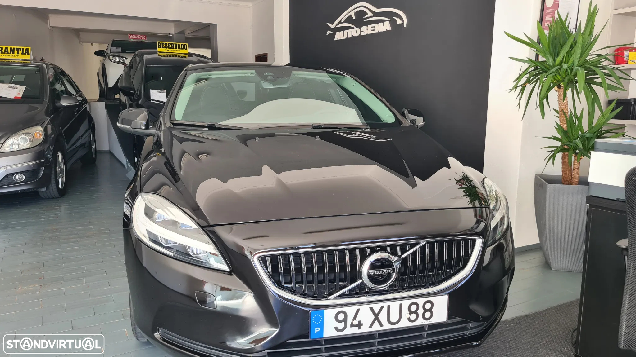 Volvo V40 2.0 D3 Momentum - 3