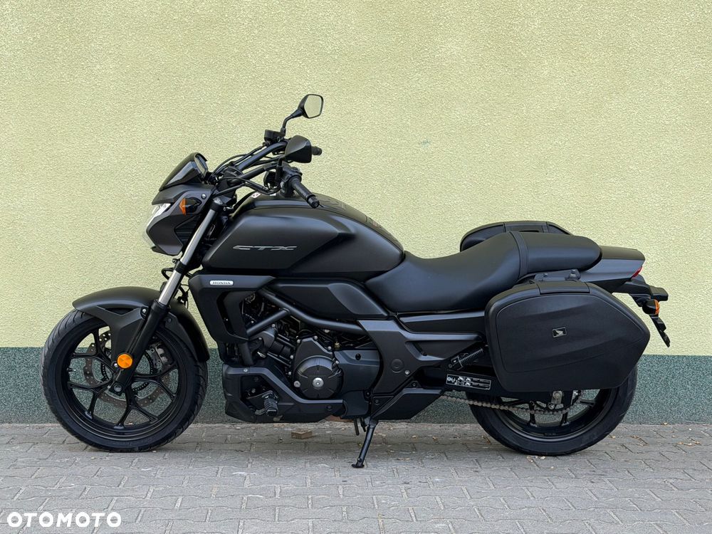 Honda CTX - 25