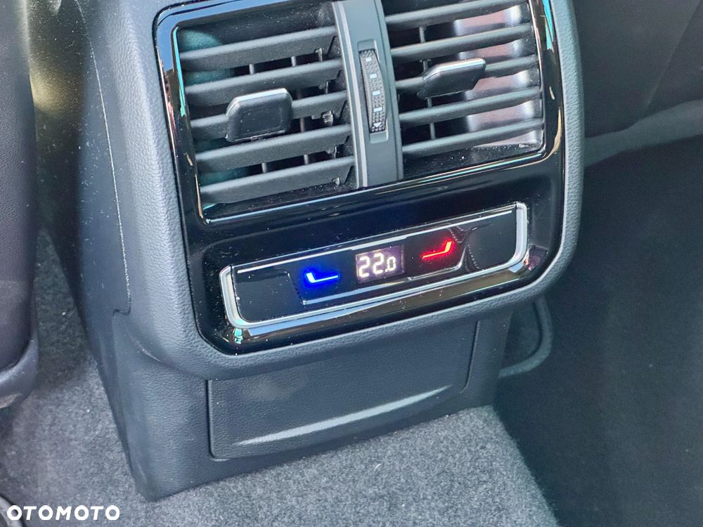 Volkswagen Passat 2.0 TDI SCR DSG Business - 29