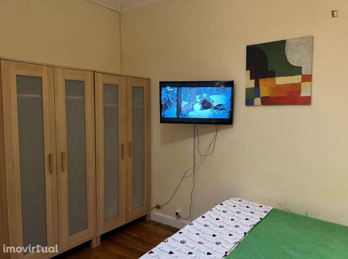 Quarto - localizado em Penha Lisbon - Grande imagem: 4/5