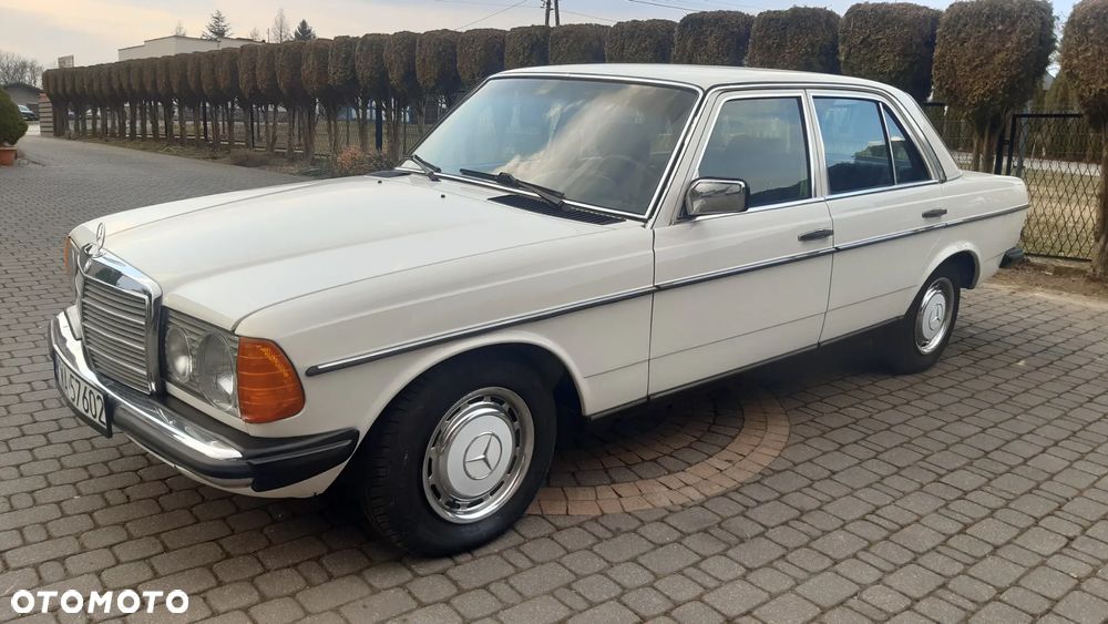 Mercedes-Benz W123 - 18