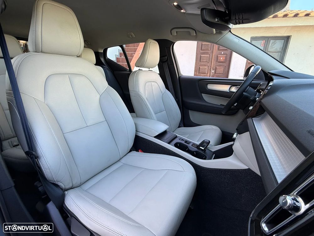Volvo XC 40 2.0 D3 Momentum Plus Geartronic - 22