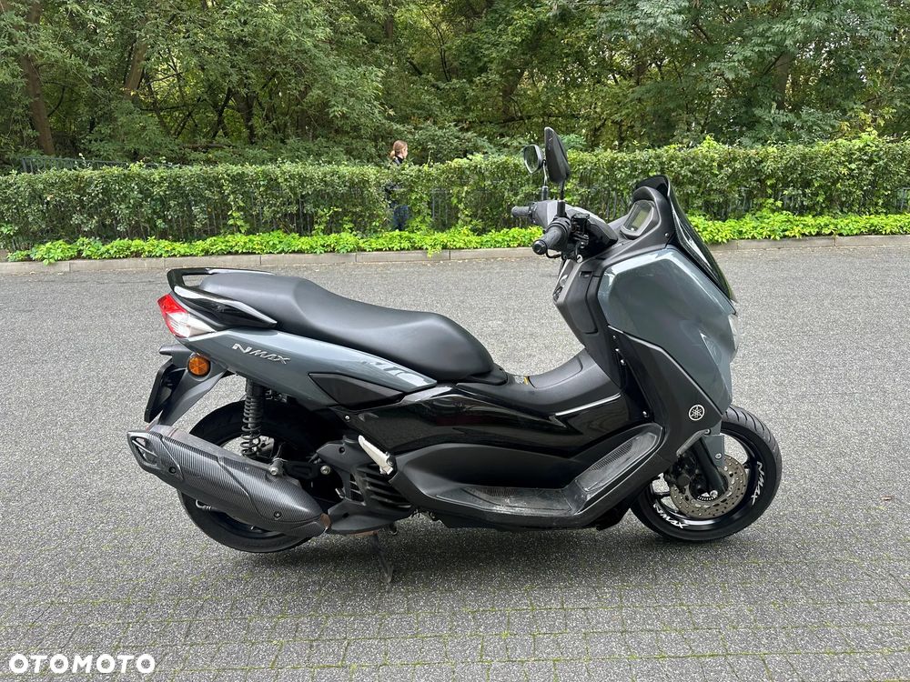 Yamaha NMAX - 11