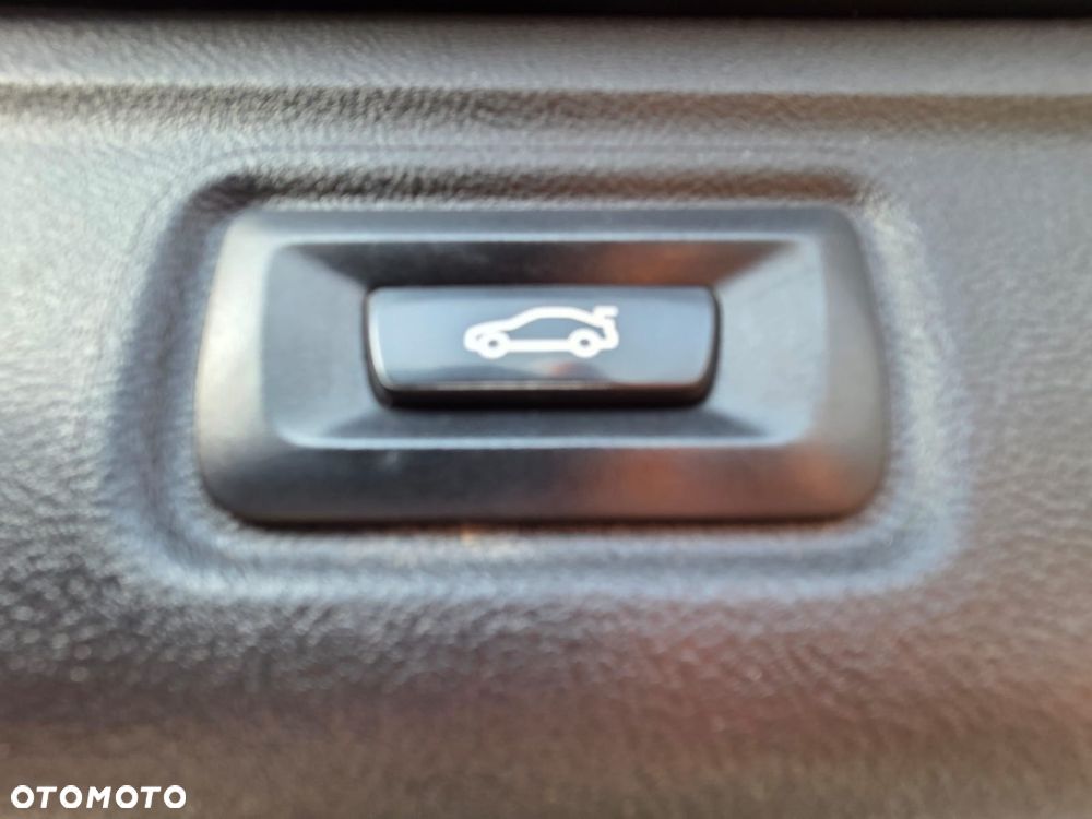 BMW Seria 3 320d xDrive Edition M Sport Shadow - 16