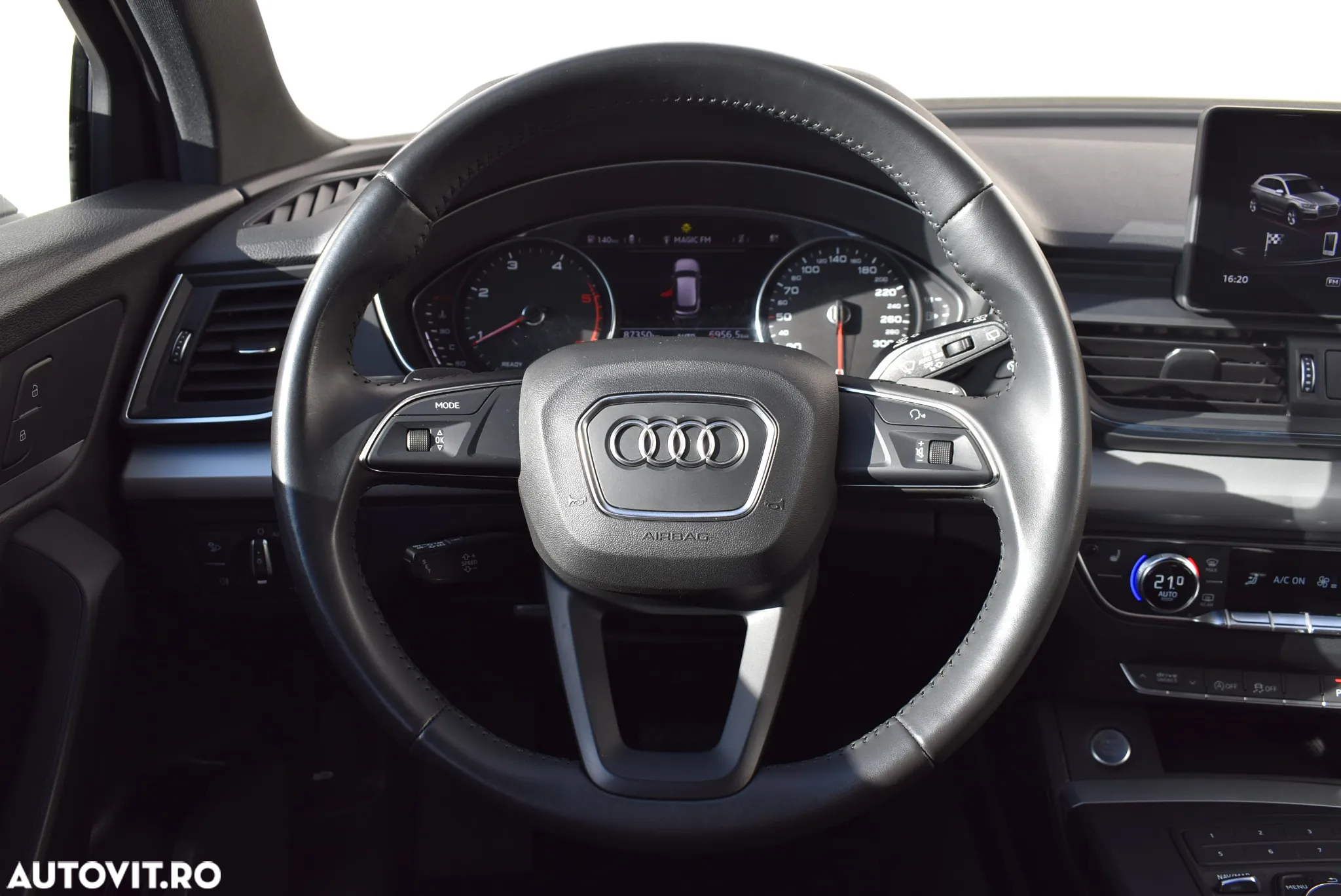 Audi Q5 2.0 40 TDI quattro S tronic Design - 24