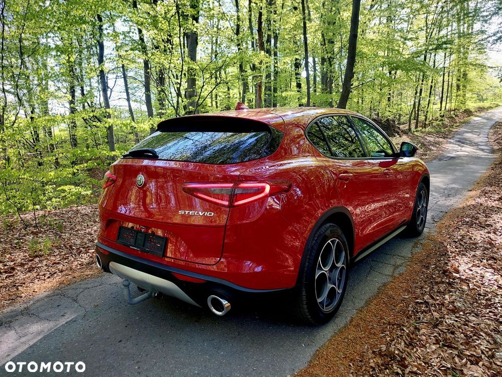 Alfa Romeo Stelvio 2.0 Turbo 16V AT8-Q4 Executive - 3