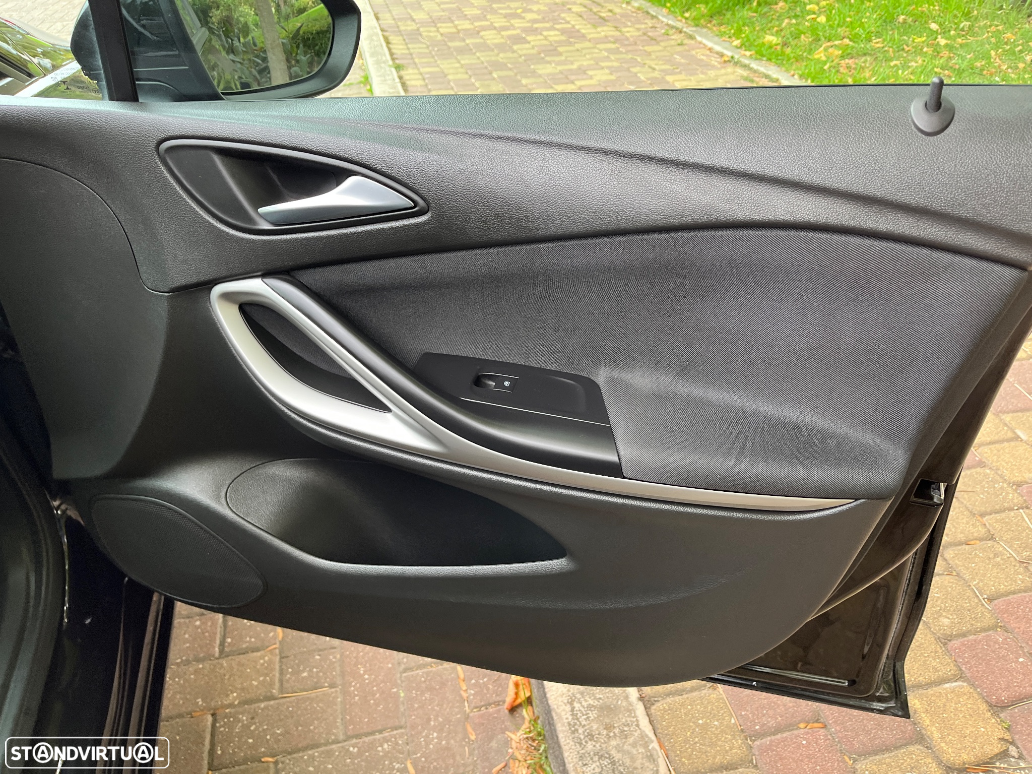Opel Astra 1.2 T Business Edition S/S - 24
